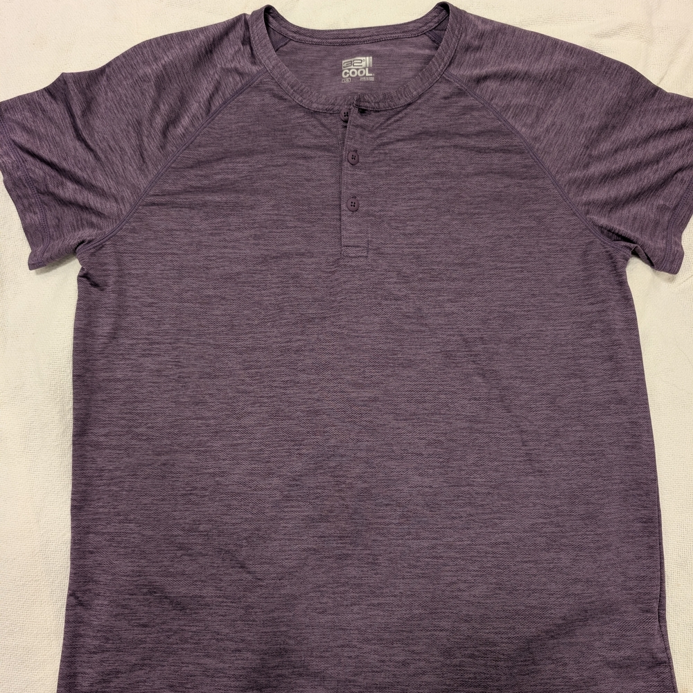 32 Degrees Men's Short Sleeve Henley in Heathered Purple